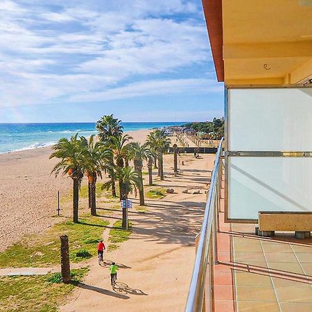 Awesome Apartment In Santa Susanna With Kitchen Экстерьер фото